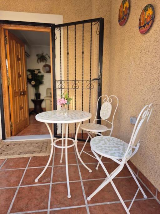 Holiday home in Costa Blanca - 3 bedroom house with pool sleeps 8, close to beach - Casa de 3 dormitorios - 20
