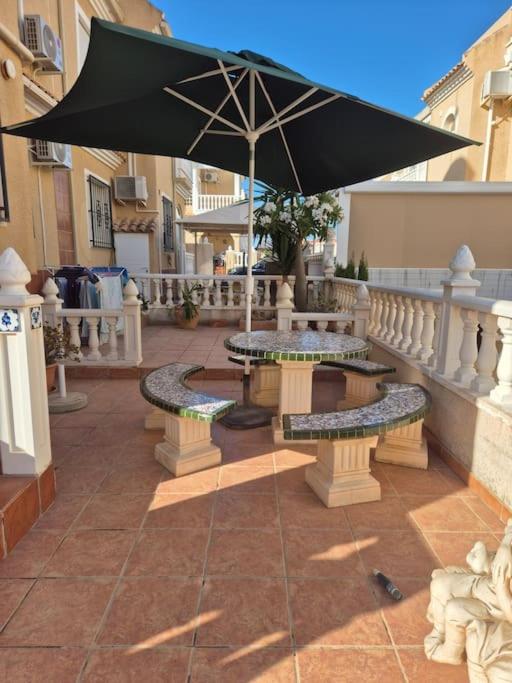 Holiday home in Costa Blanca - 3 bedroom house with pool sleeps 8, close to beach - Casa de 3 dormitorios - 6