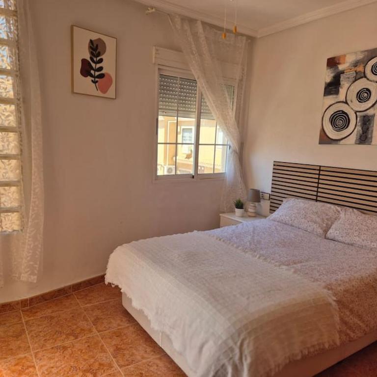 Holiday home in Costa Blanca - 3 bedroom house with pool sleeps 8, close to beach - Casa de 3 dormitorios - 11