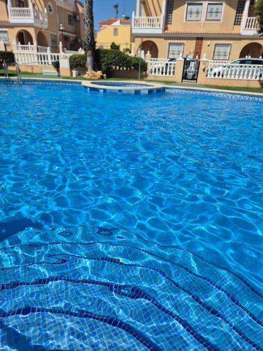 Holiday home in Costa Blanca - 3 bedroom house with pool sleeps 8, close to beach - Casa de 3 dormitorios - 23