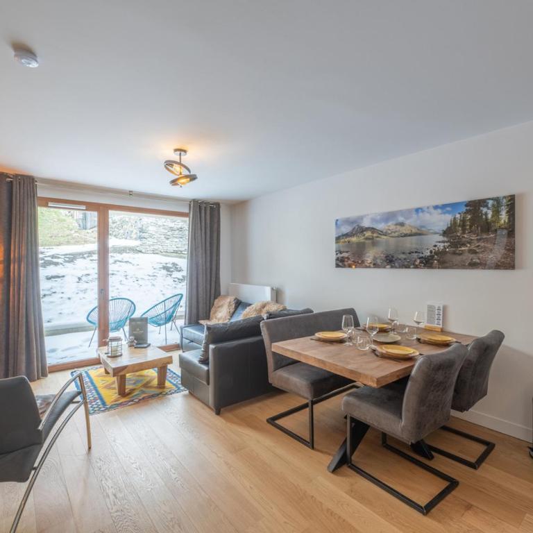 Appartement élégant à Huez avec balcon et parking - FR-1-645-60 - Appartement - 1