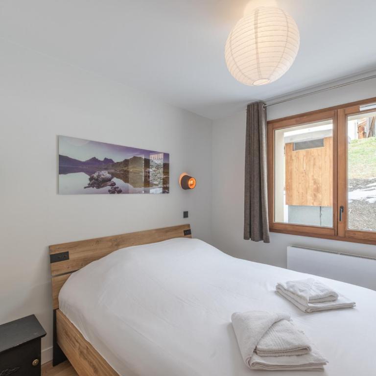 Appartement élégant à Huez avec balcon et parking - FR-1-645-60 - Appartement - 11