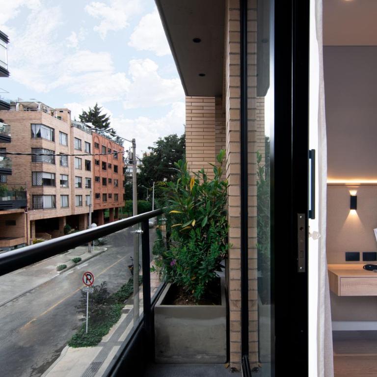 Neo by Wynwood House - Phenomenal Loft w/ Great balcony in Unicentro - 1