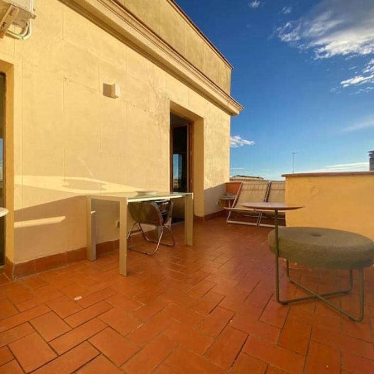 Penthouse with private terrace - Two-Bedroom Apartment - 24