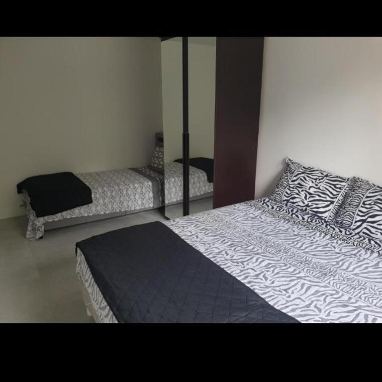 Grand Appartement, 2 ou 3 ou 4 pieces, tramway sur place, proche gare sncf St Augustin 900 metre , aéroport 1200 metre, plage ou Allianz riviera 10 min, palais nikaia 2 min , supermarché sur place, parking possible si disponible ou payant à 1000 metre - Apartamento - 5