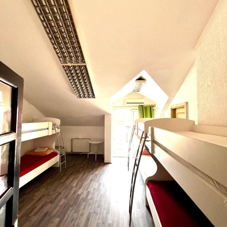 Stars Aspava Blue HOSTEL - 8-Bed Mixed Dormitory Room - 2