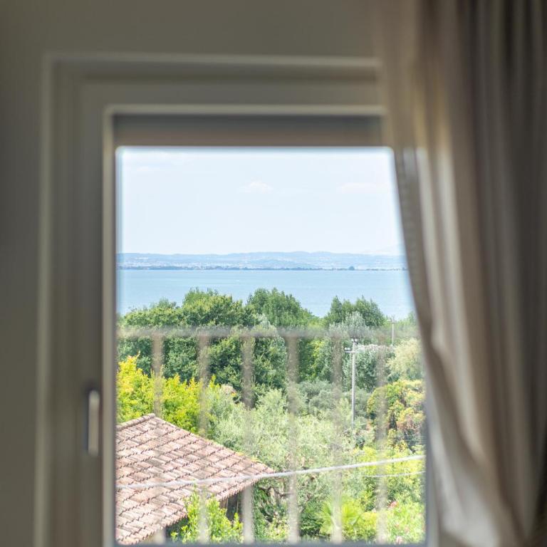 The Lake Suites - Luxury Suites in Lazise - Camera King con Vista Lago - 4