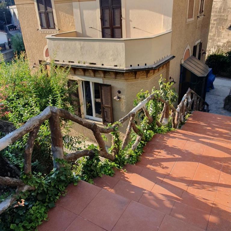 Villa indipendente con giardino - Villa - 1
