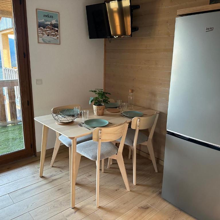 Appartement T3 cosy refait à neuf avec vue lac et montagnes et avec garage - Two-Bedroom Apartment - 9