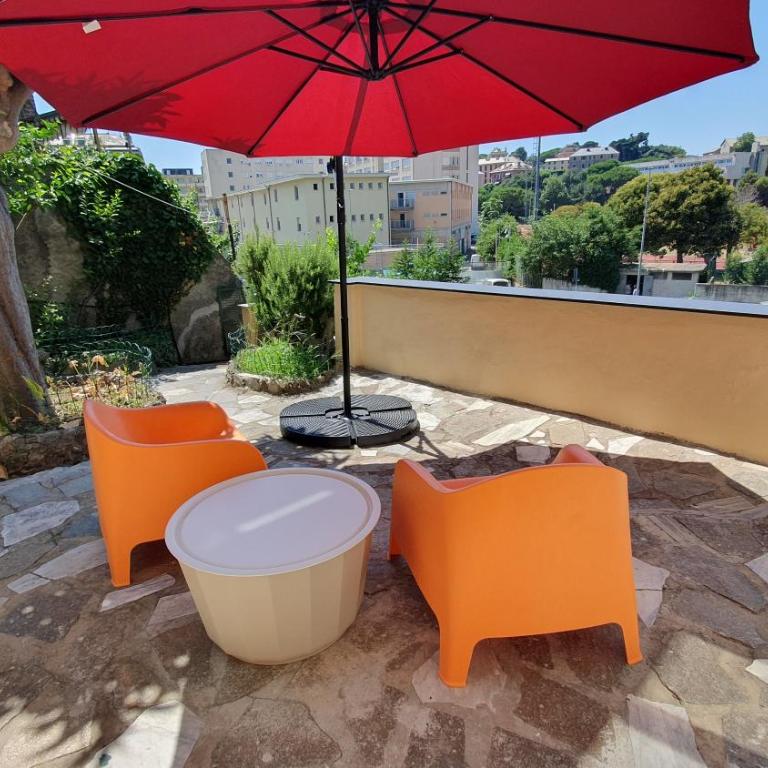 Villa indipendente con giardino - Villa - 9