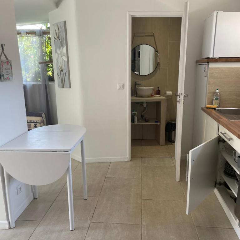Cozy house with parking and garden - Appartement 1 Chambre - 13
