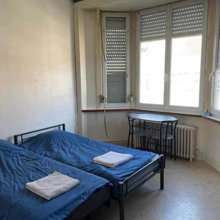 Grande chambre - fumeur - Chambre Double ou Lits Jumeaux - 8