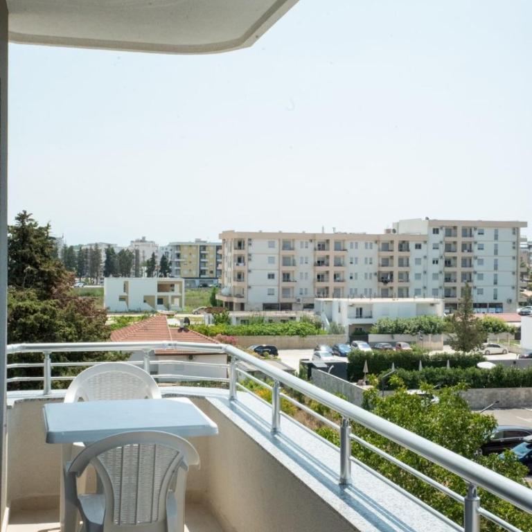 Suri Apartments - Two-Bedroom Deluxe Apartment with Balcony - 6