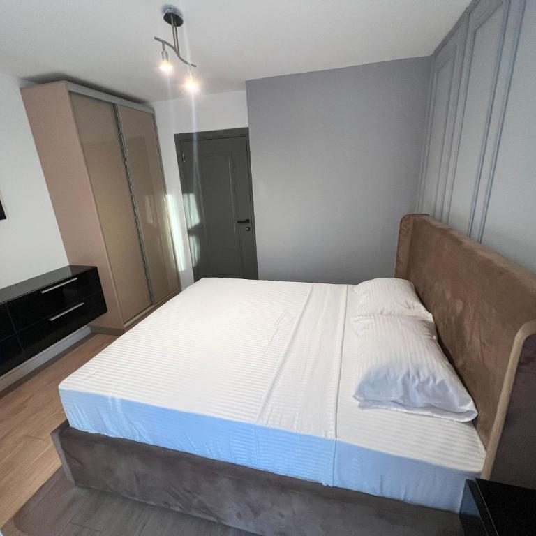 Donna - One-Bedroom Apartment - 2