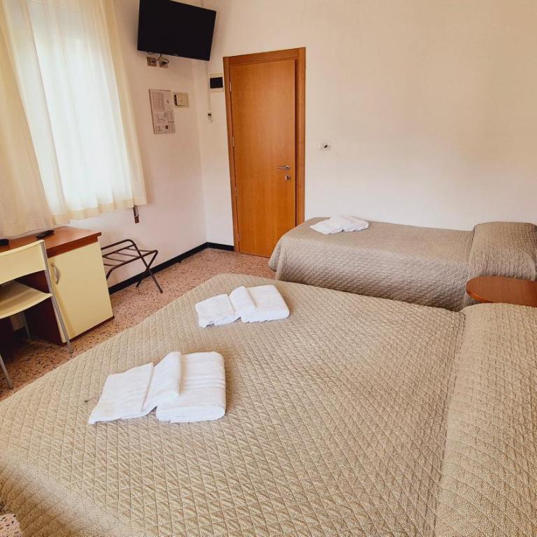 Hotel Arno - Camera Tripla Standard - 1