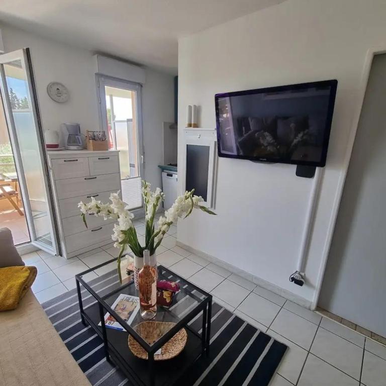 Gemütliches Studio, Pool, Parkplatz. Ohne Vis-a-vis. - Apartamento de 1 dormitorio - 8