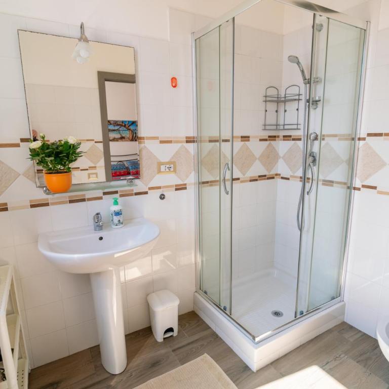 Casa Yvona - Camera Matrimoniale con Bagno Privato - 6