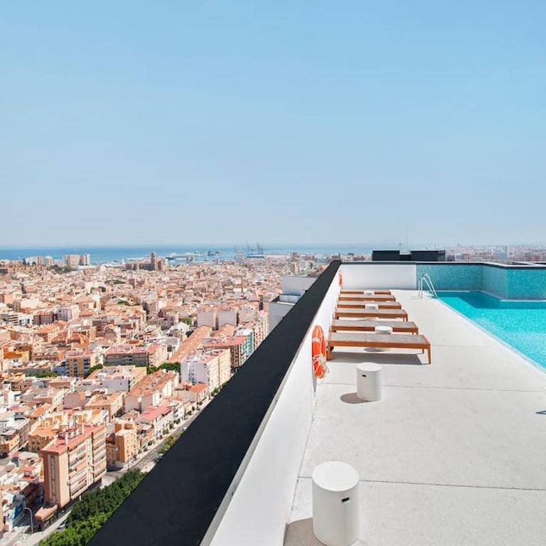 Urban Jungle in Malaga Center, 18th Floor, Rooftop pool, Free Parking - Apartamento de 3 dormitorios - 28