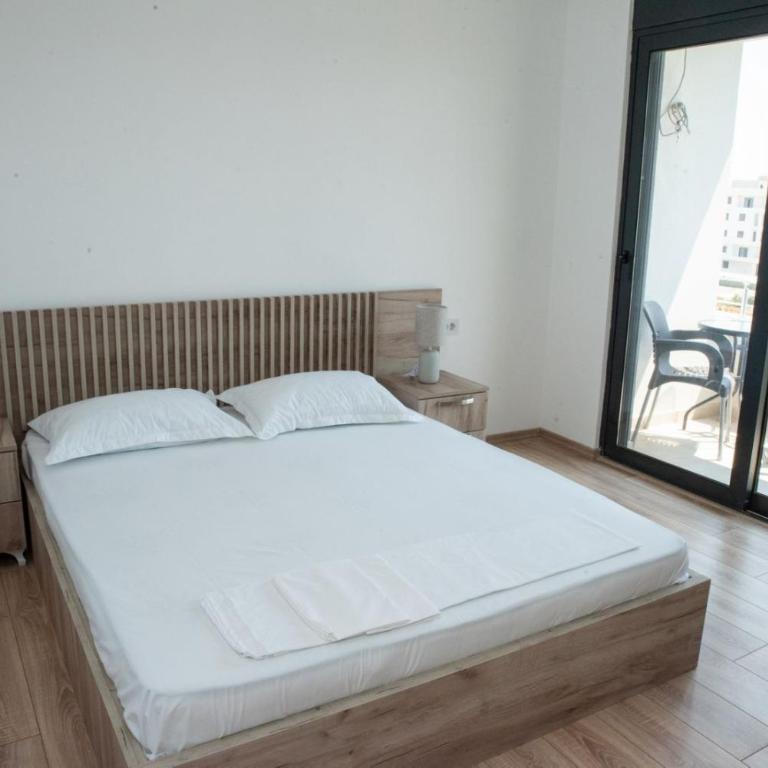Suri Apartments - Two-Bedroom Apartment - 10