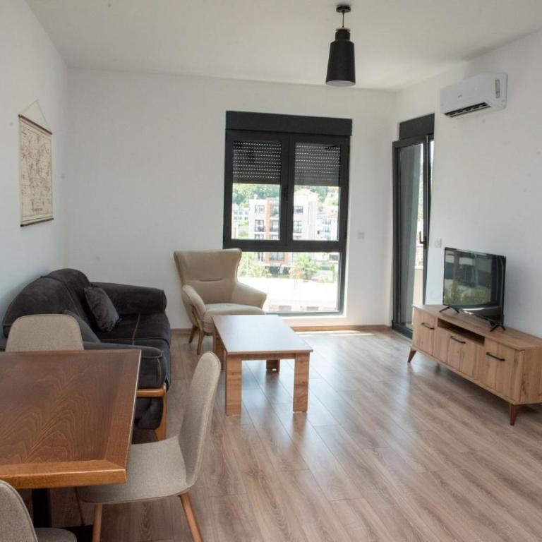 Suri Apartments - One-Bedroom Apartment - 9