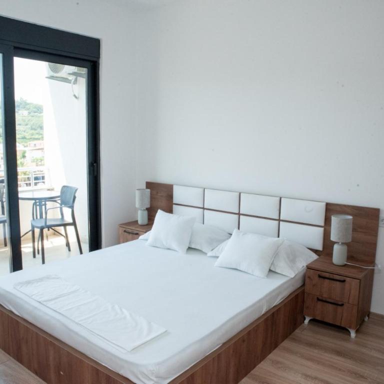 Suri Apartments - One-Bedroom Apartment - 5