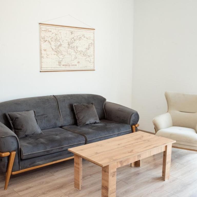 Suri Apartments - One-Bedroom Apartment - 12