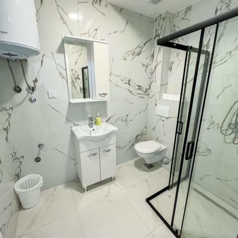 Suri Apartments - One-Bedroom Apartment - 10