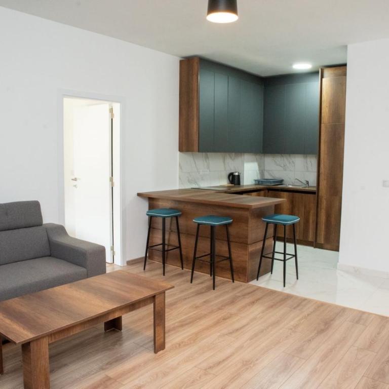 Suri Apartments - Two-Bedroom Apartment with City View - 8