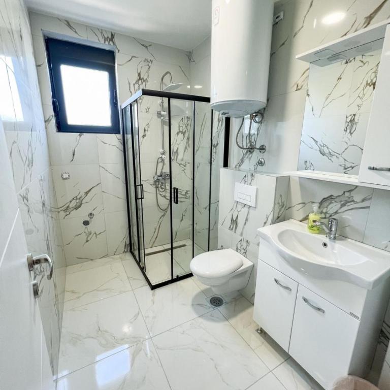 Suri Apartments - Superior One-Bedroom Apartment - 2
