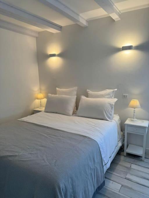 ARAZY - Superb duplex old Antibes very central, AC, terrace - Appartement 2 Chambres - 9
