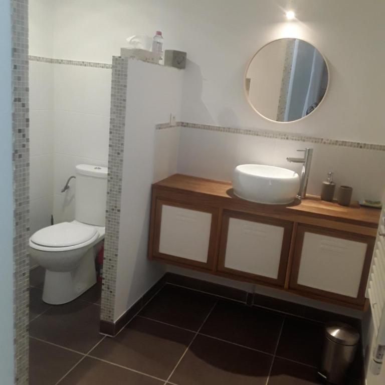 Chambre d'hôte équipée avec terrasse verdoyante - Chambre Double - 6