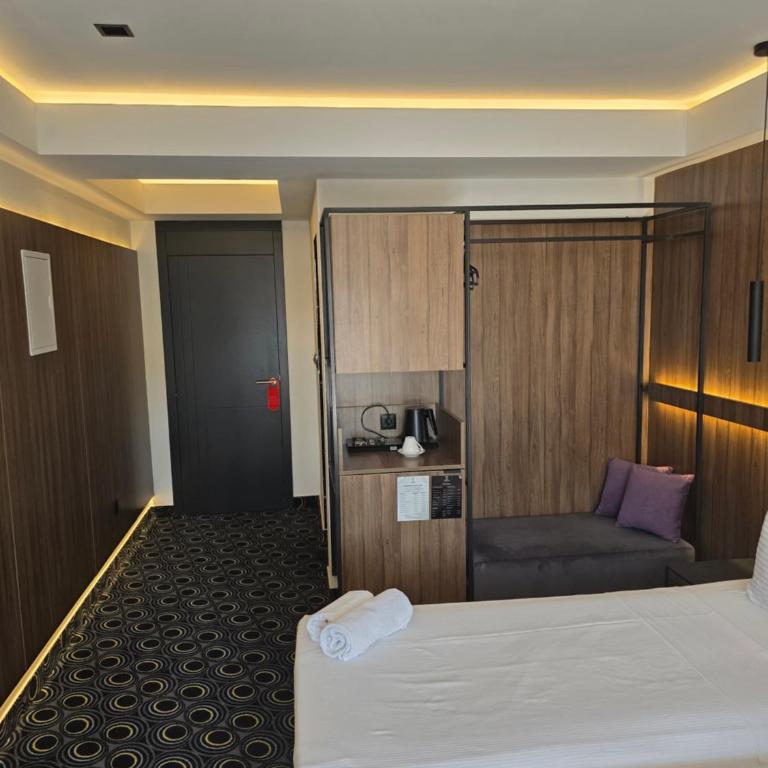 Hotel Carpe Diem - Family Room with Balcony - 3