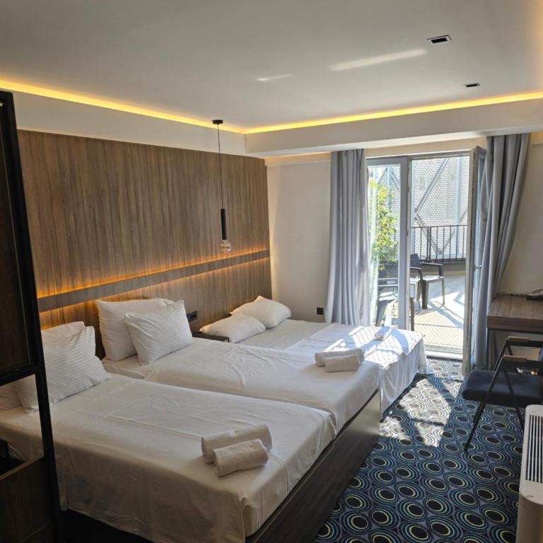 Hotel Carpe Diem - Family Room with Balcony - 4