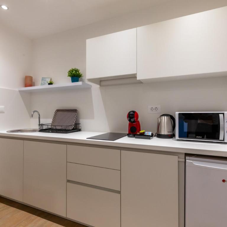 Apartmani Maira - Deluks Apartman sa 1 Spavaćom Sobom i Pogledom na Grad - 4