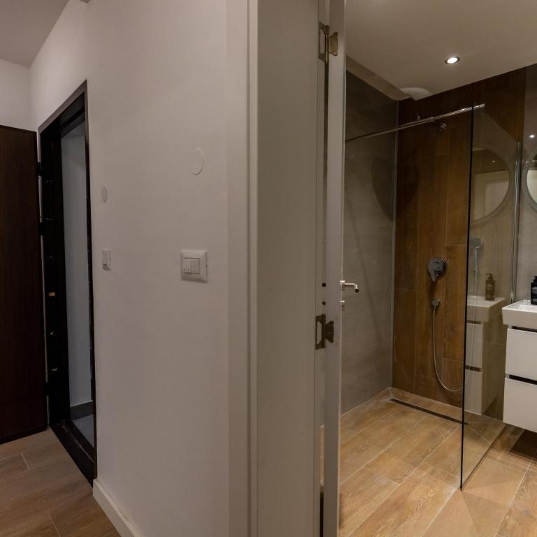 Apartmani Maira - Deluks Apartman sa 1 Spavaćom Sobom i Pogledom na Grad - 17