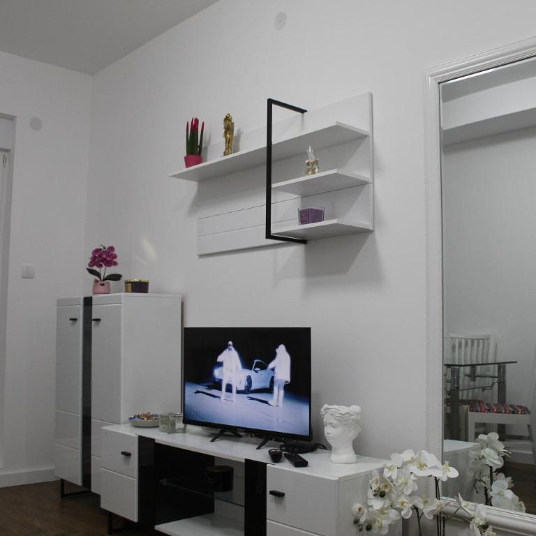Zara Lux Panorama - One-Bedroom Apartment - 7