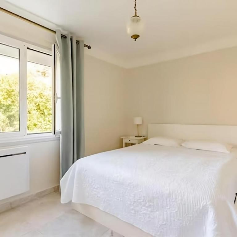 Villa Echauguette, Chambre et toilette privee Maison partagee avec la proprietaire - Double Room with Garden View - 1