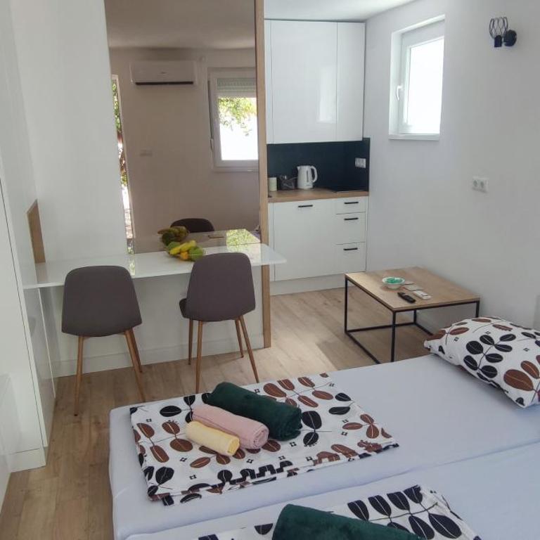 El Higo Apartments - Studio with Terrace - 10