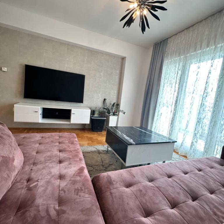 M&M Apartment - Two-Bedroom Apartment - 9