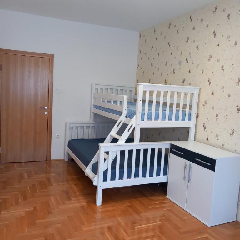 M&M Apartment - Two-Bedroom Apartment - 10