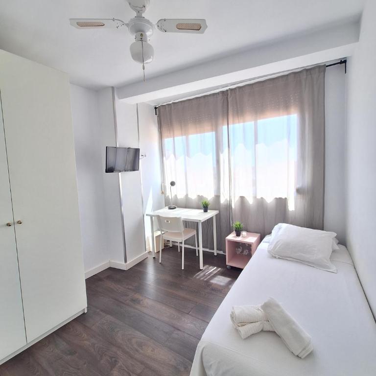 Apartamento Puerta Purchena Almeria - Apartamento de 3 dormitorios - 2