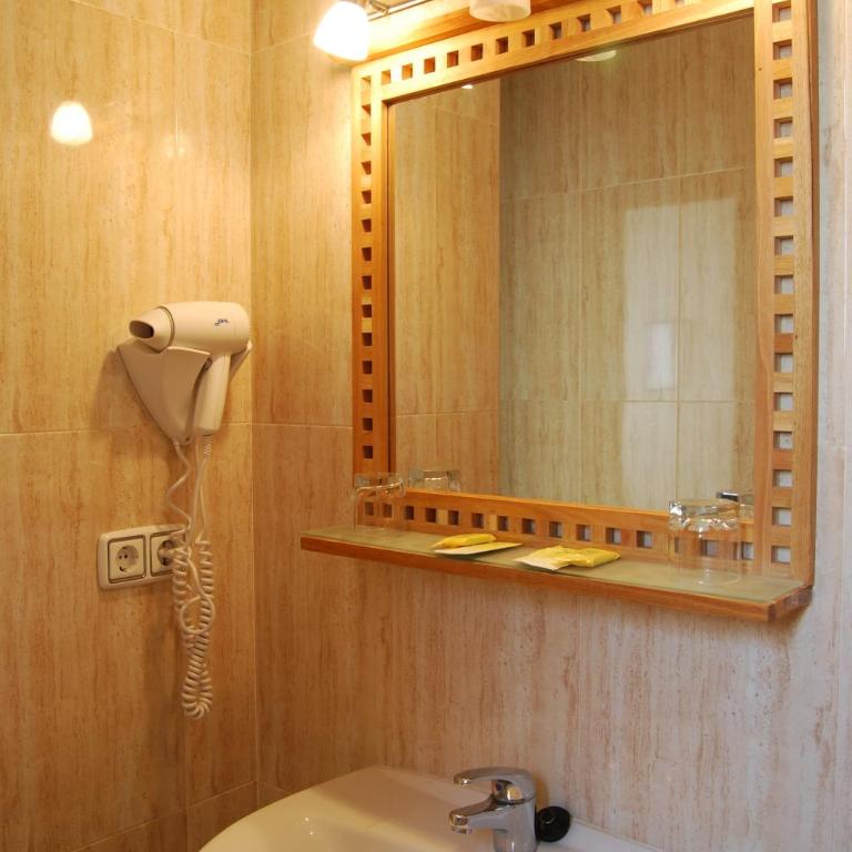 Hostal America - Camera Tripla - 5