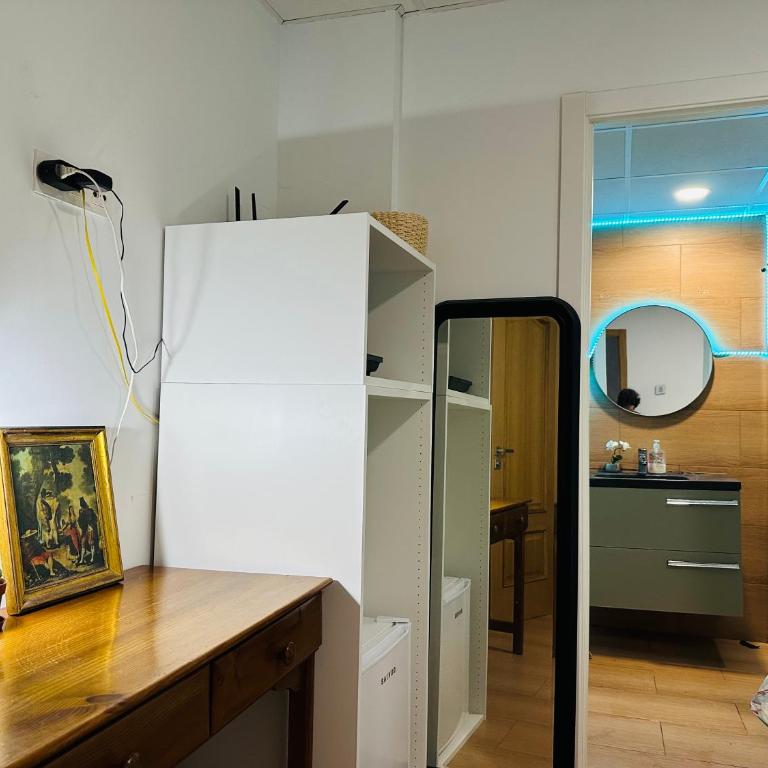Mirador 5 del Mercado Central - habitacion con baño privado en el centro de la Ciudad Vella - Double Room with Private Bathroom - 21