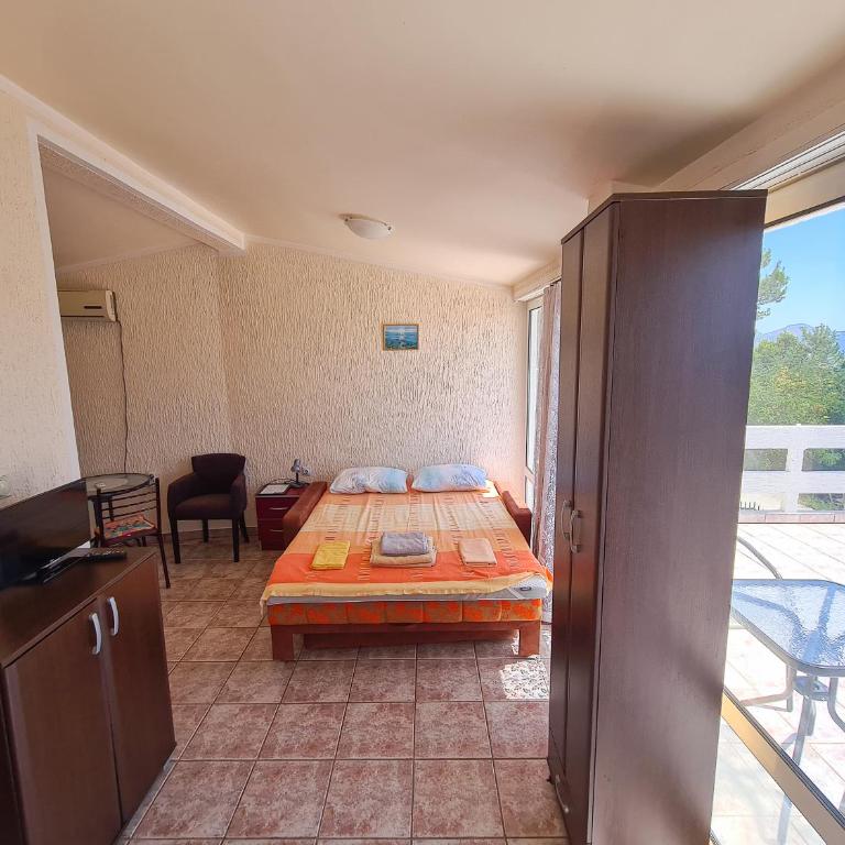 Smokva - One-Bedroom Apartment - 3