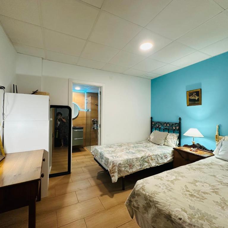 Mirador 5 del Mercado Central - habitacion con baño privado en el centro de la Ciudad Vella - Double Room with Private Bathroom - 18