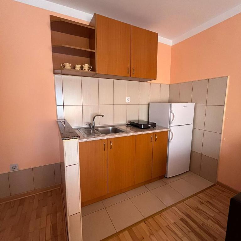 Apartmani Simonovic - Deluxe Double Room with Shower - 5