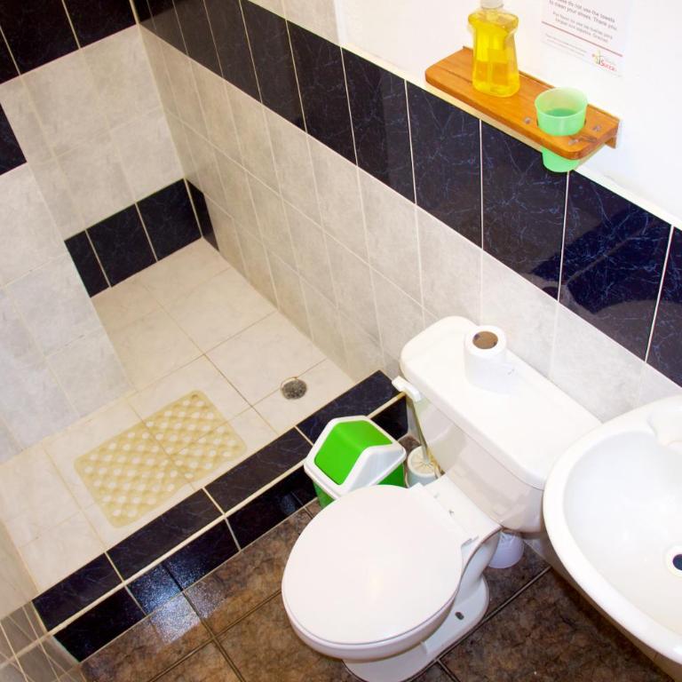 Hostal Suiza - Suite de 2 dormitorios - 9