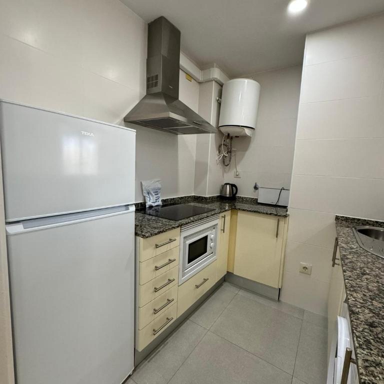 M10 Salou apartaments - Two-Bedroom Apartment with Terrace - 21
