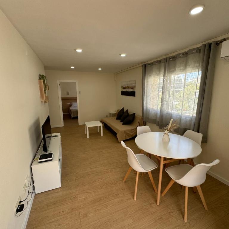 M10 Salou apartaments - One-Bedroom Apartment with Terrace - 3