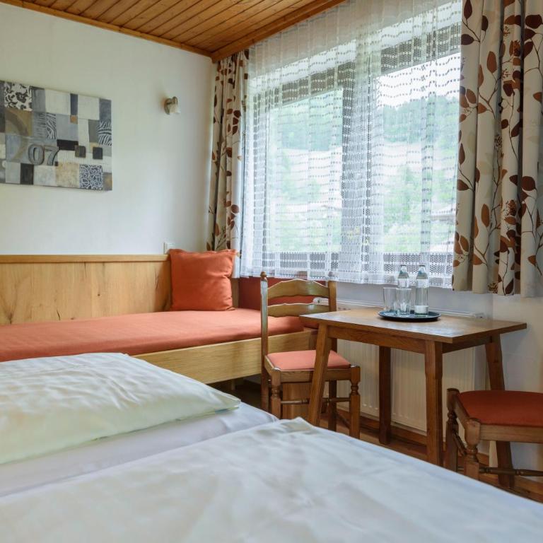 Hotel Landhaus Ausswinkl - Budget Dreibettzimmer - 1